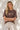 T-shirt marron oversize pour femme avec patch poitrine - vue de face
